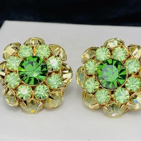 JUDY LEE Demi Parure Signed Uranium Glass Cluster Clip-On Earrings & Brooch Set - Picture 4 of 12